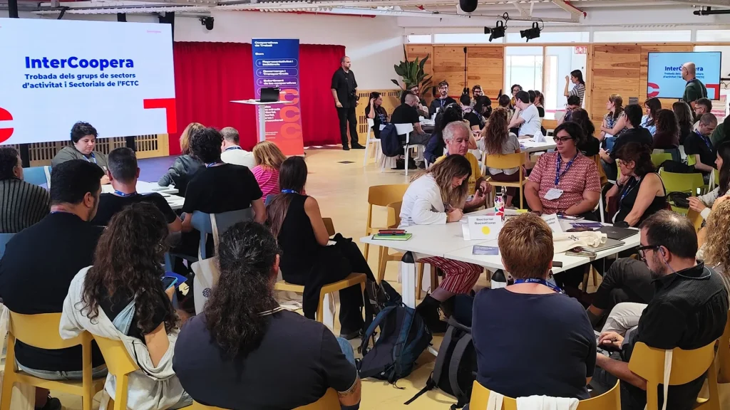 Reunión de InterCoopera, la Federació de Cooperatives de Treball de Catalunya, en Bloc4BCN